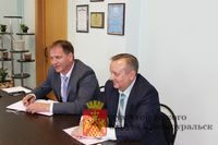 Глава городского округа Вячеслав Грибов и секретарь политсовета местного отделения партии Юрий Мурзаев провели  совместный прием граждан.